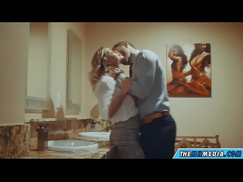 ❤️ Amikor egy bögyös szőke elcsábít egy nyilvános WC-ben ️ Baszás at hu.xxxgr.ru ❌️